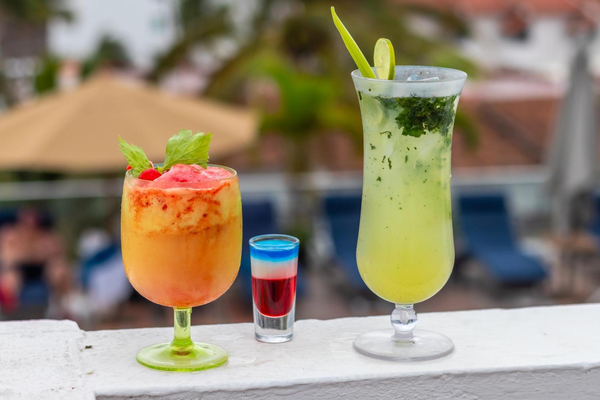 פוארטו ואלארטה The Paramar Beachfront Boutique Hotel With Breakfast Included - Downtown Malecon מראה חיצוני תמונה