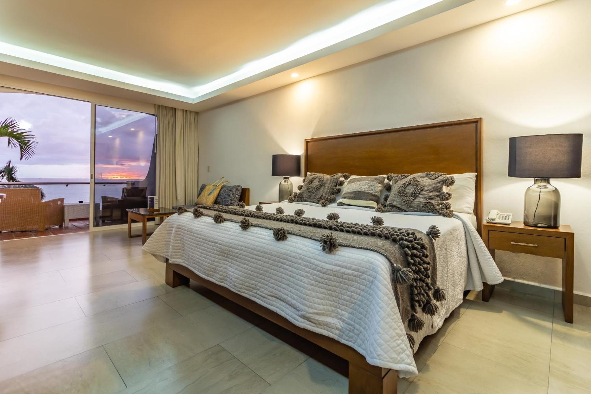 פוארטו ואלארטה The Paramar Beachfront Boutique Hotel With Breakfast Included - Downtown Malecon מראה חיצוני תמונה