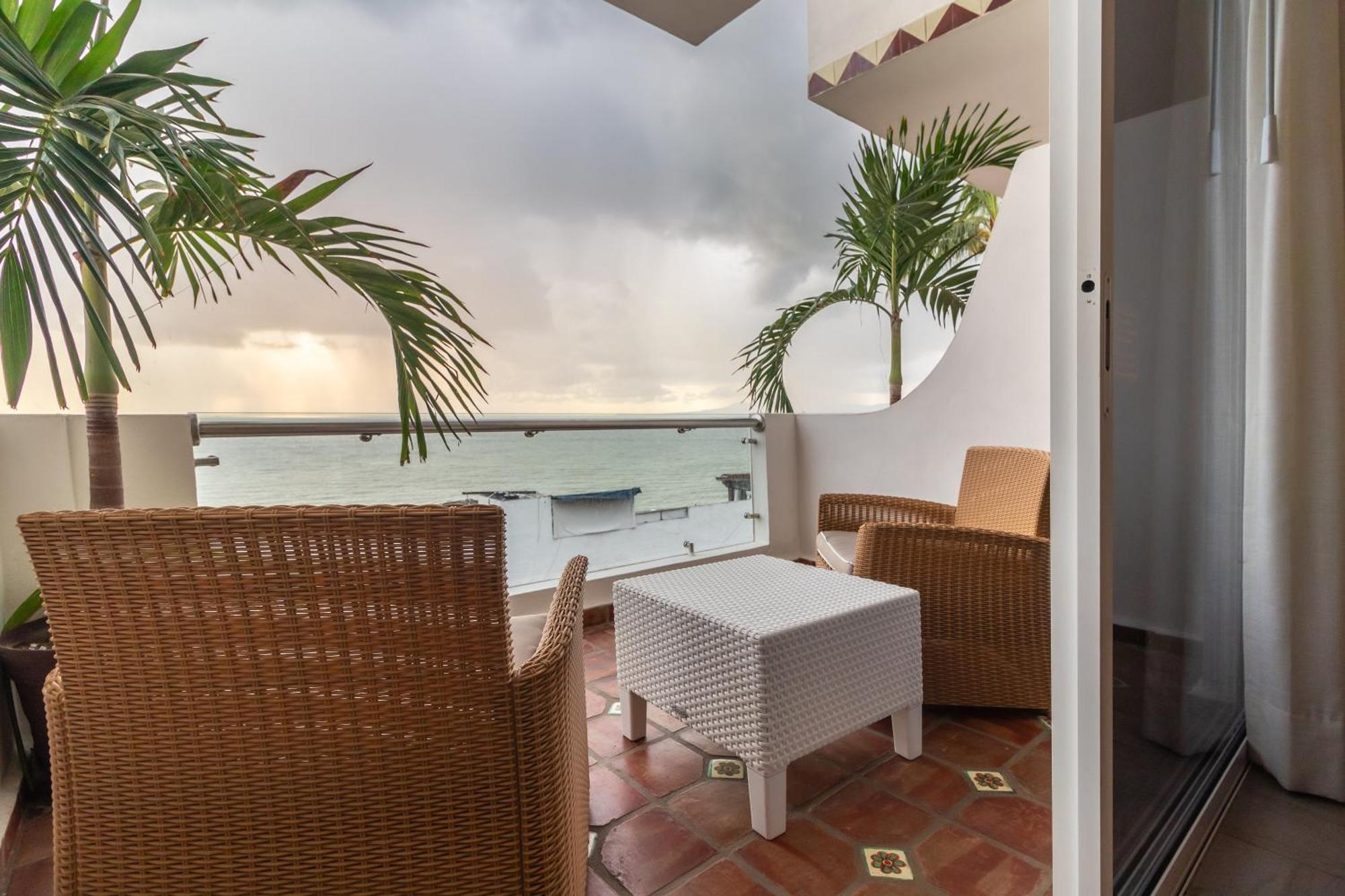 פוארטו ואלארטה The Paramar Beachfront Boutique Hotel With Breakfast Included - Downtown Malecon מראה חיצוני תמונה