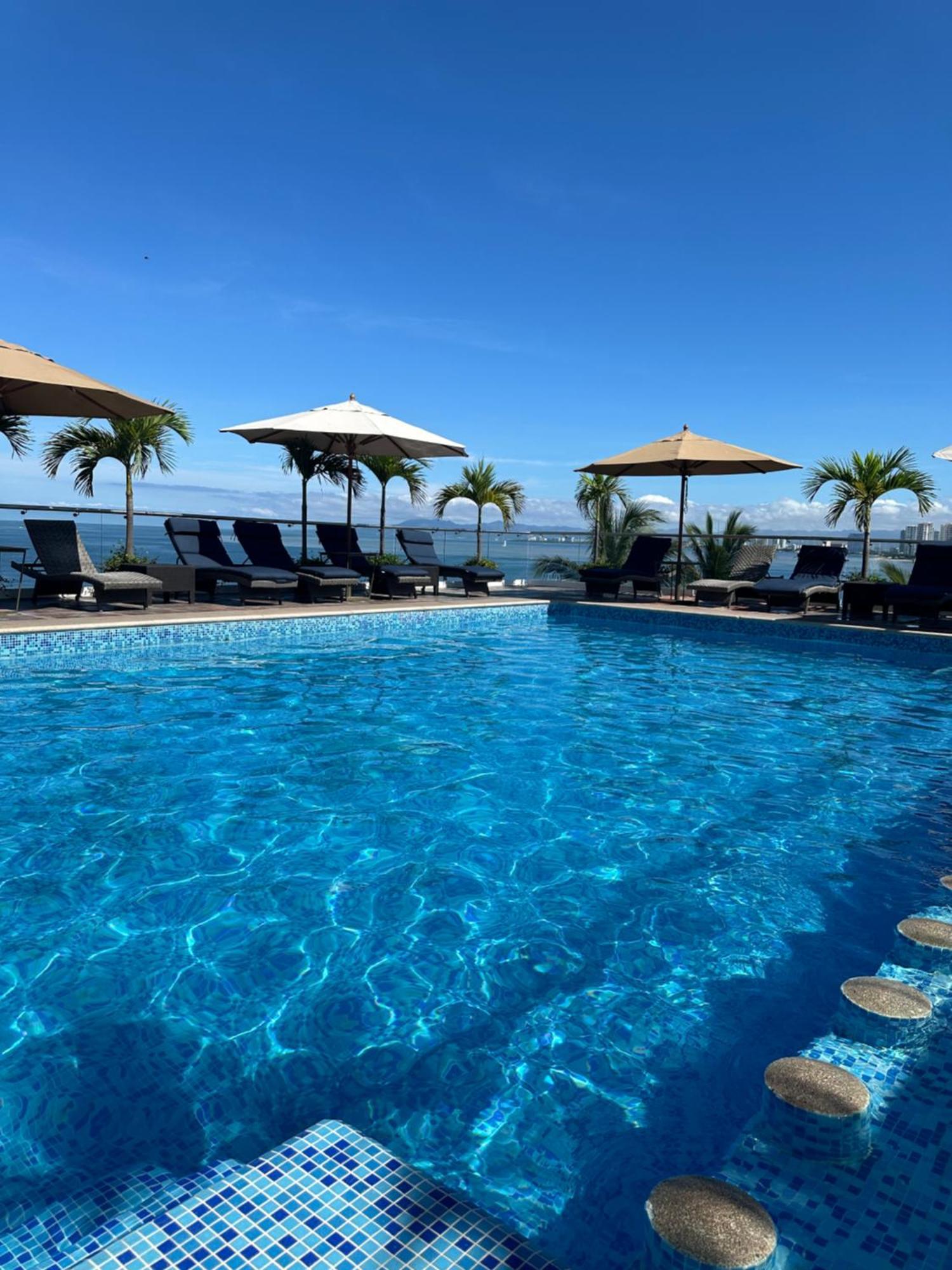 פוארטו ואלארטה The Paramar Beachfront Boutique Hotel With Breakfast Included - Downtown Malecon מראה חיצוני תמונה
