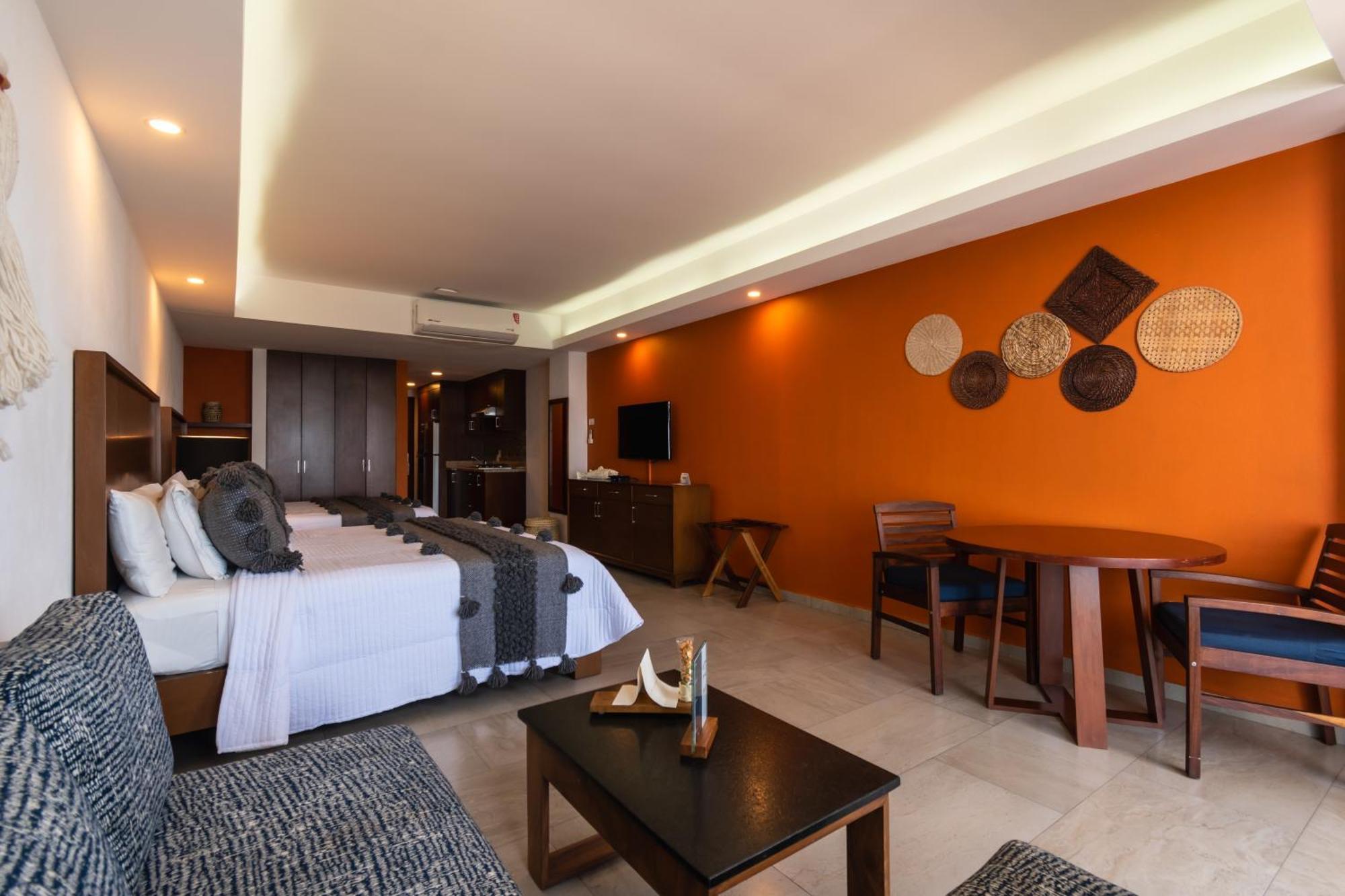 פוארטו ואלארטה The Paramar Beachfront Boutique Hotel With Breakfast Included - Downtown Malecon מראה חיצוני תמונה
