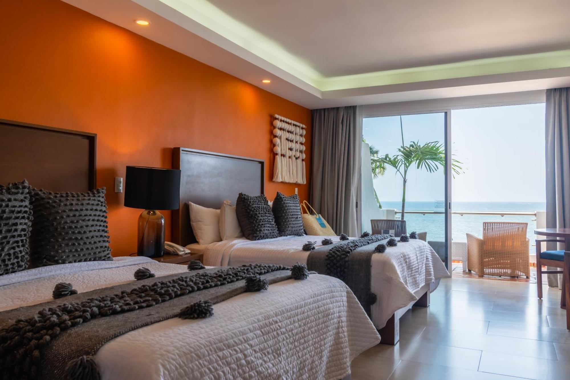 פוארטו ואלארטה The Paramar Beachfront Boutique Hotel With Breakfast Included - Downtown Malecon מראה חיצוני תמונה