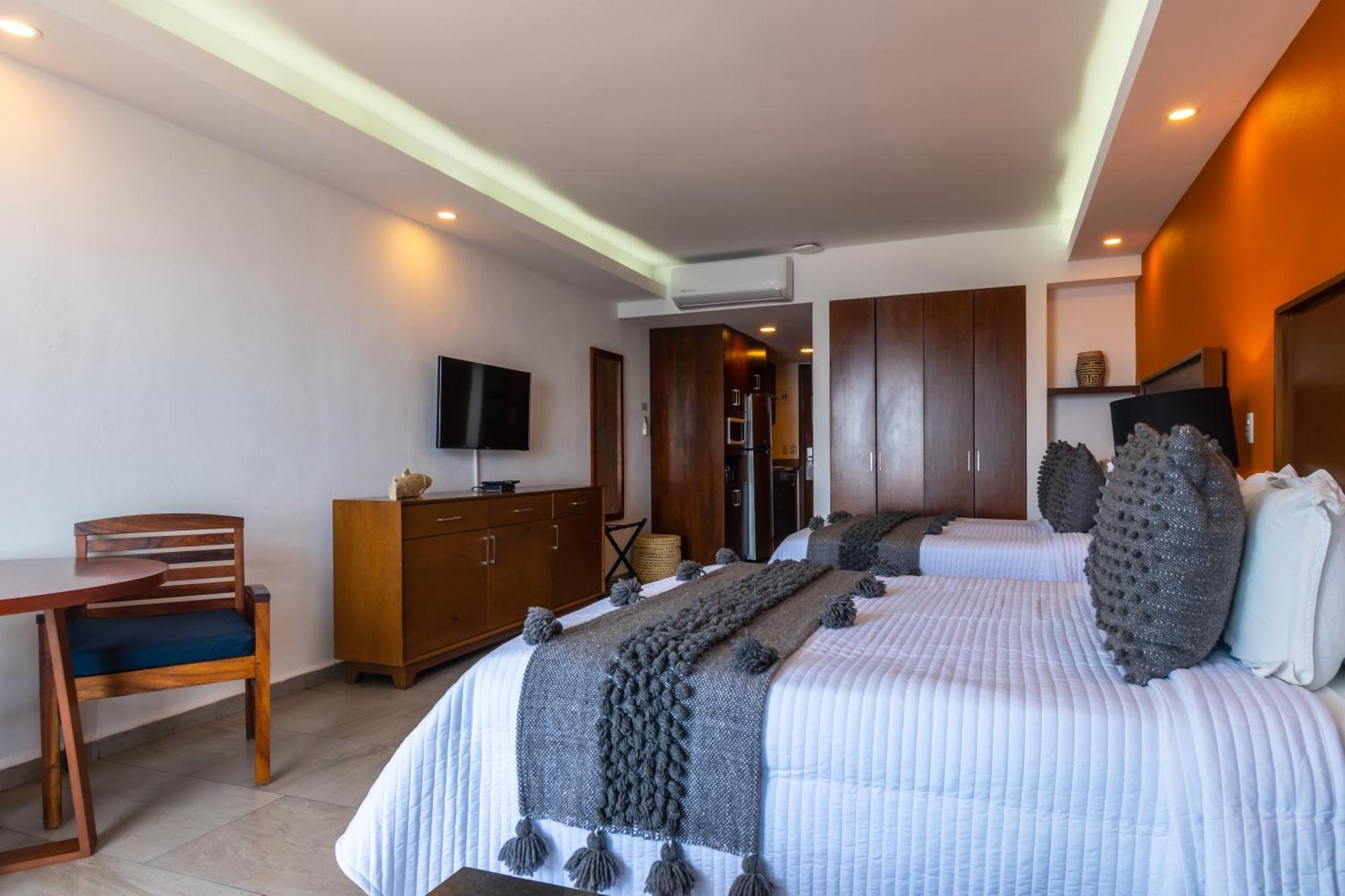 פוארטו ואלארטה The Paramar Beachfront Boutique Hotel With Breakfast Included - Downtown Malecon מראה חיצוני תמונה