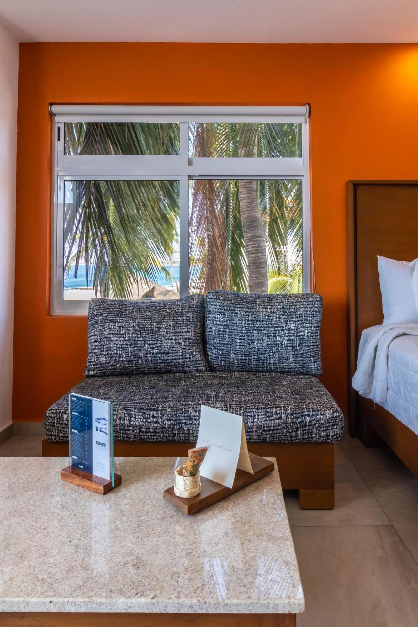 פוארטו ואלארטה The Paramar Beachfront Boutique Hotel With Breakfast Included - Downtown Malecon מראה חיצוני תמונה