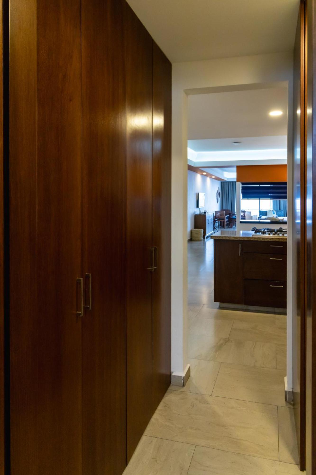 פוארטו ואלארטה The Paramar Beachfront Boutique Hotel With Breakfast Included - Downtown Malecon מראה חיצוני תמונה