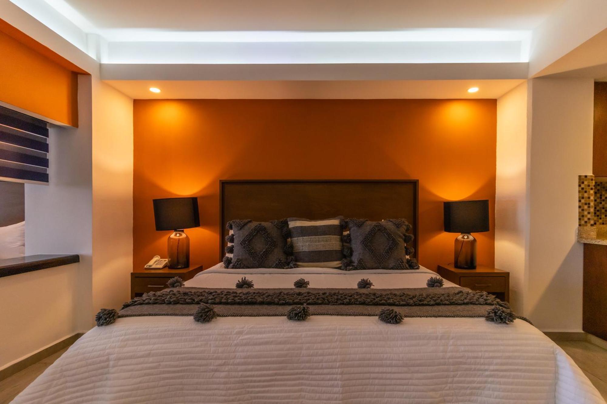פוארטו ואלארטה The Paramar Beachfront Boutique Hotel With Breakfast Included - Downtown Malecon מראה חיצוני תמונה