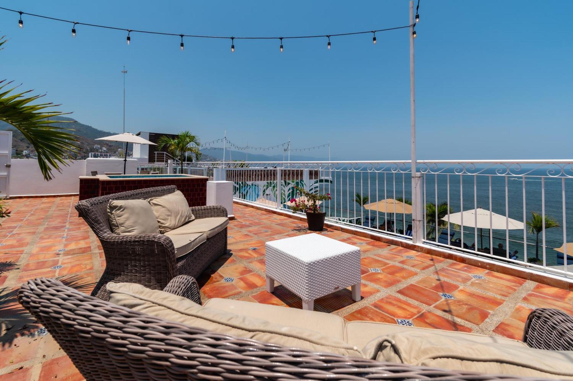 פוארטו ואלארטה The Paramar Beachfront Boutique Hotel With Breakfast Included - Downtown Malecon מראה חיצוני תמונה