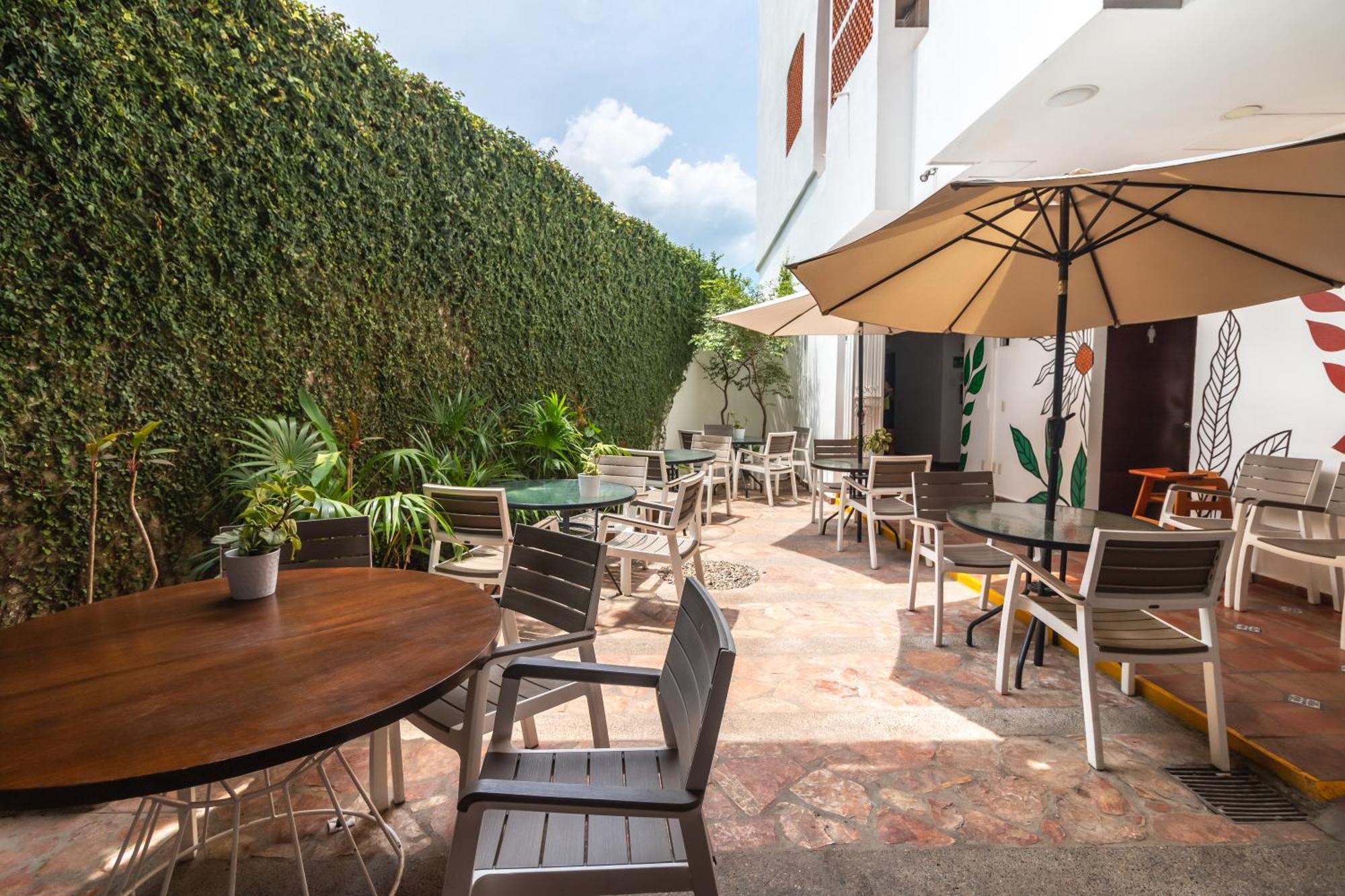 פוארטו ואלארטה The Paramar Beachfront Boutique Hotel With Breakfast Included - Downtown Malecon מראה חיצוני תמונה