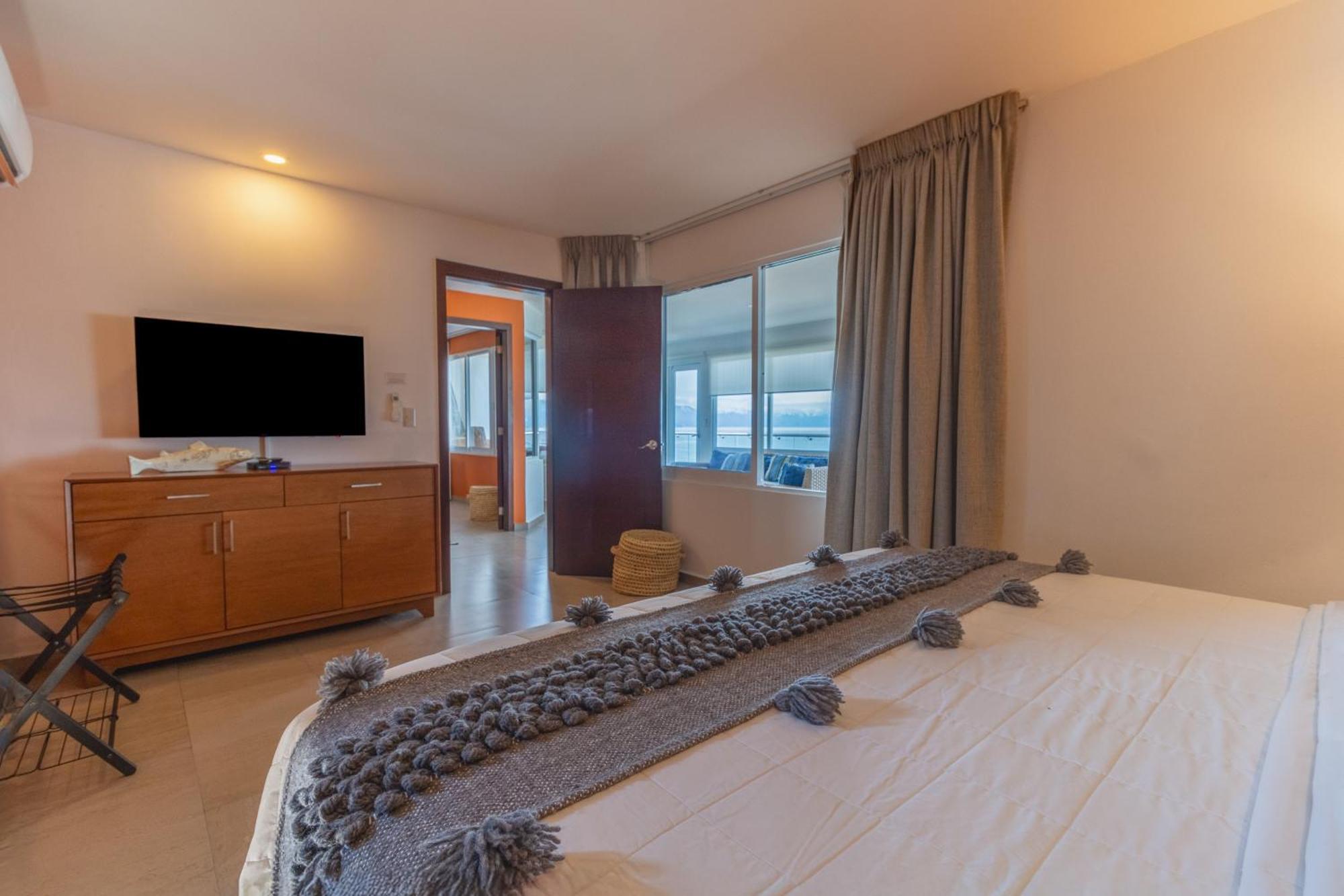 פוארטו ואלארטה The Paramar Beachfront Boutique Hotel With Breakfast Included - Downtown Malecon חדר תמונה