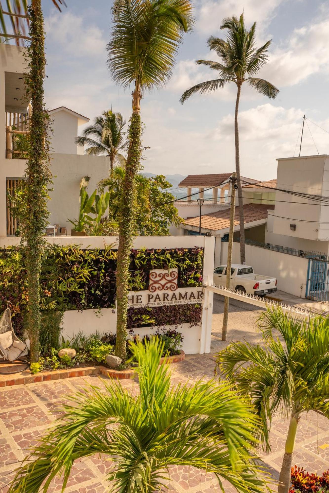 פוארטו ואלארטה The Paramar Beachfront Boutique Hotel With Breakfast Included - Downtown Malecon מראה חיצוני תמונה